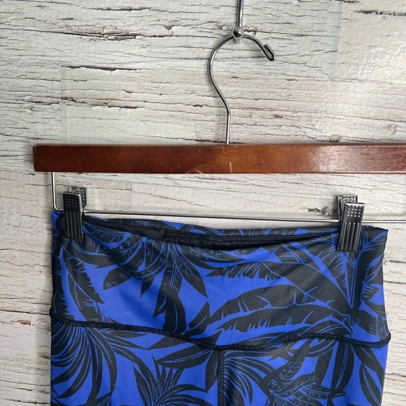 Victoria’s Secret sport blue palm tree VSX athletic leggings  size small - Picture 4 of 9